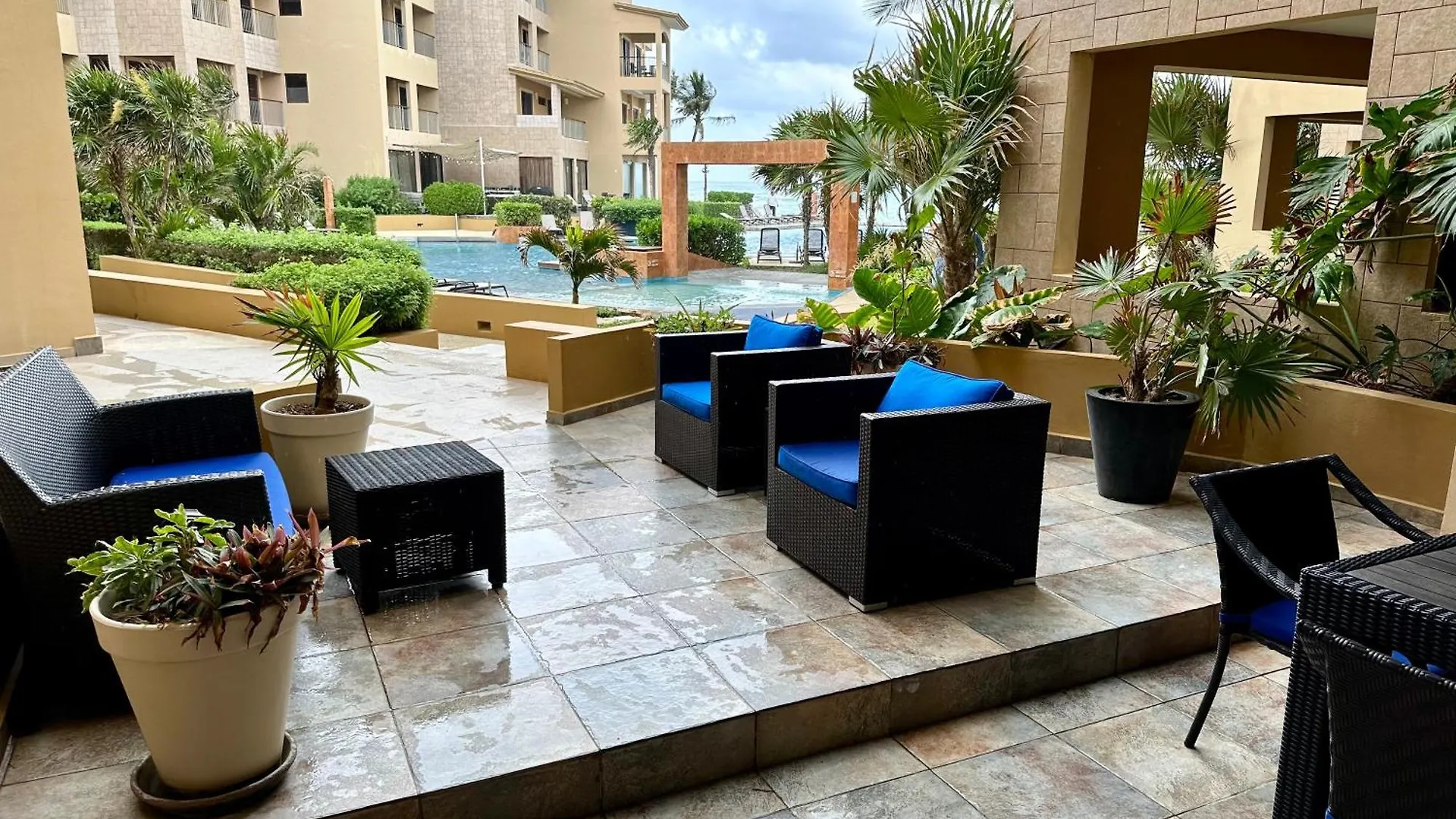 Faro 106Reef Ground Floor 2 Bdrs Big Terrace Apartment Playa del Carmen